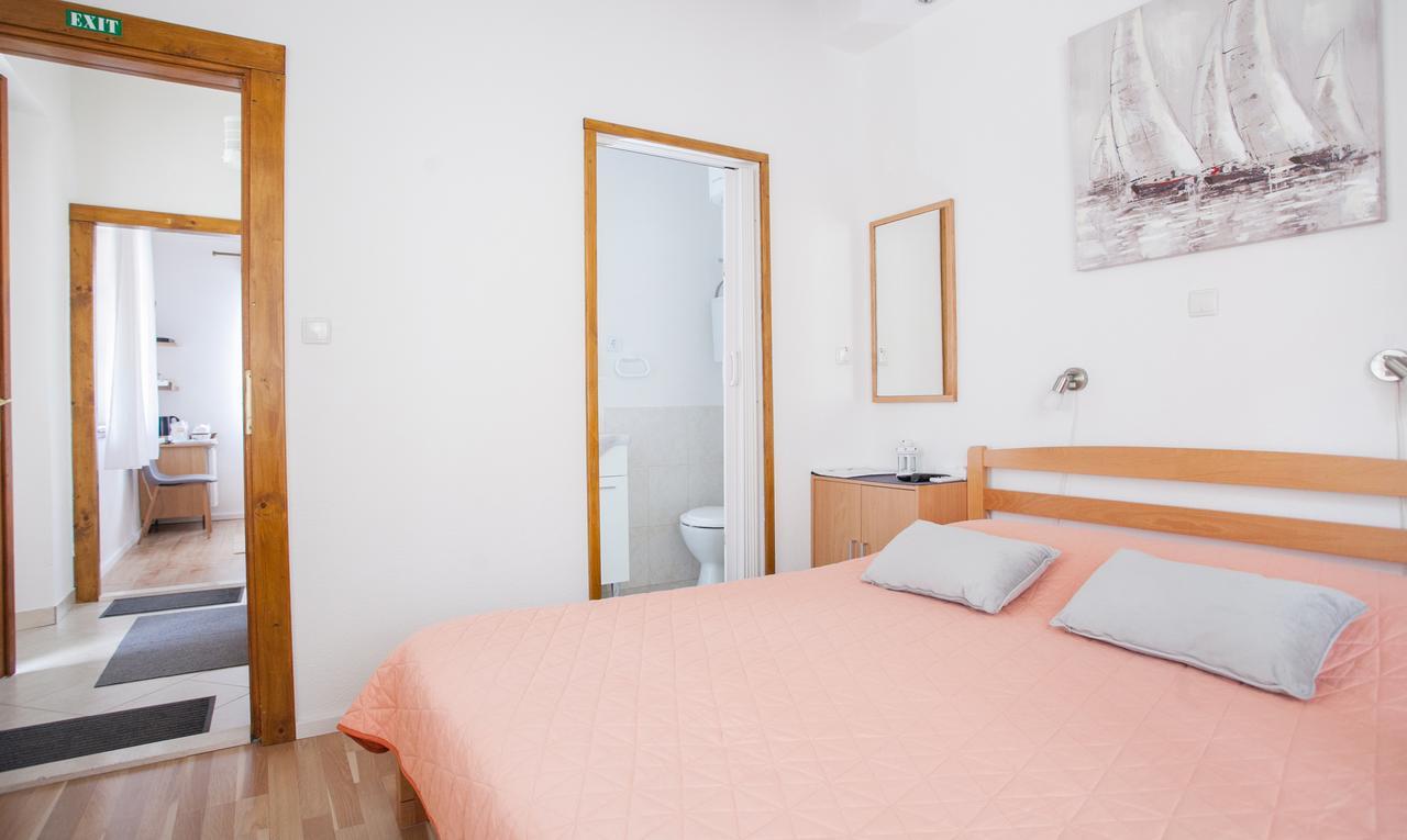 Guesthouse Trogir Proto Exterior photo