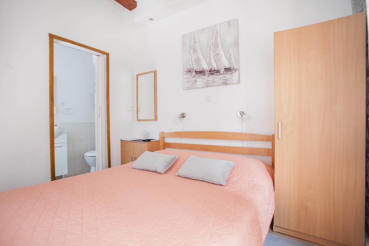 Guesthouse Trogir Proto Exterior photo