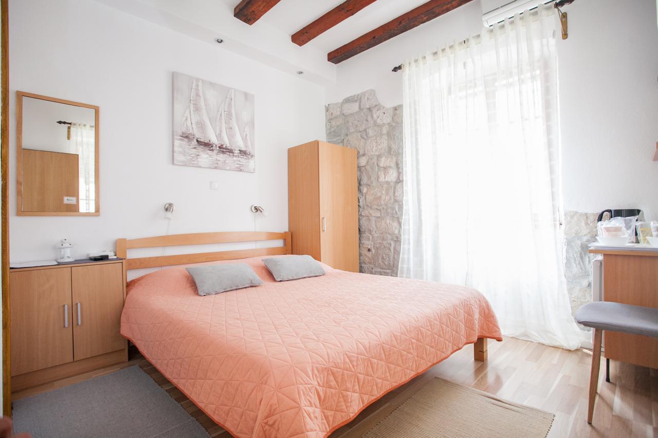 Guesthouse Trogir Proto Exterior photo
